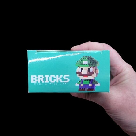 Brand New Green Nintendo Mario Bricks Lego Figure - Picture 2 of 5